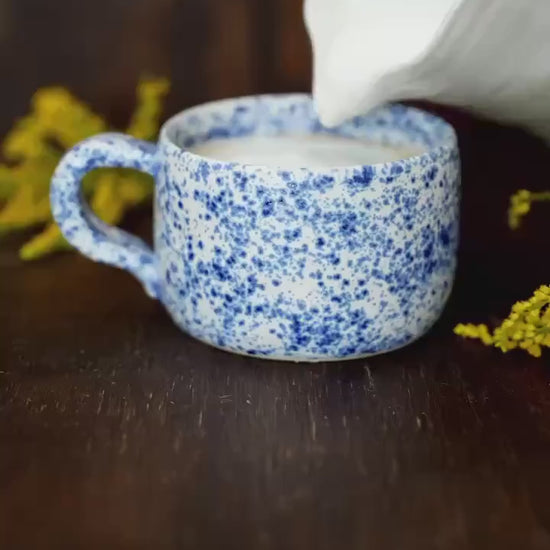 Min’s yogurt mug ( blue freckle)